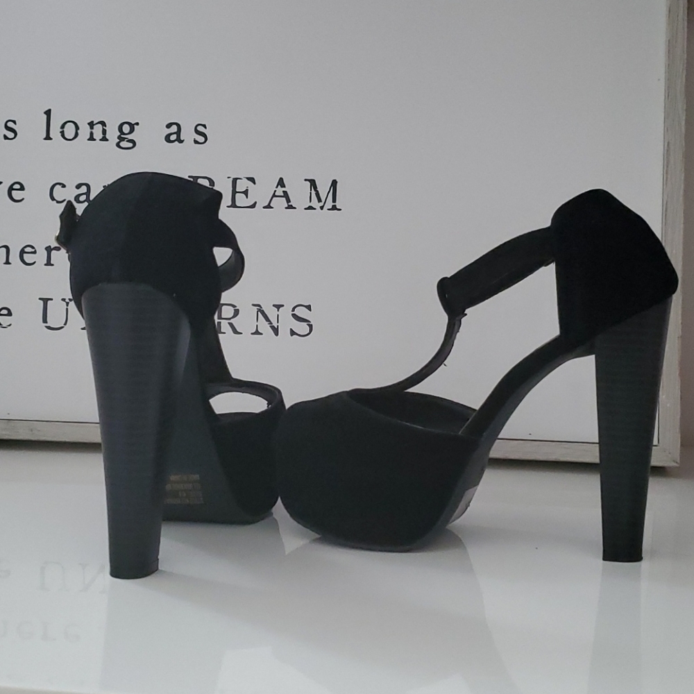 Lady's hees - Picture 4 of 4